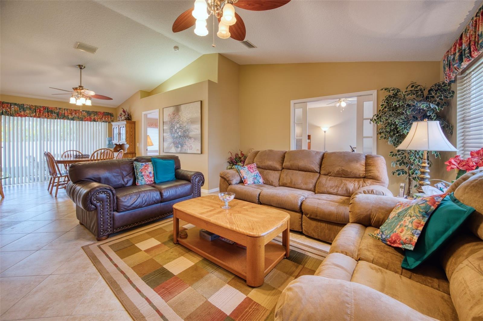 541 FALKLAND RD — photo 3