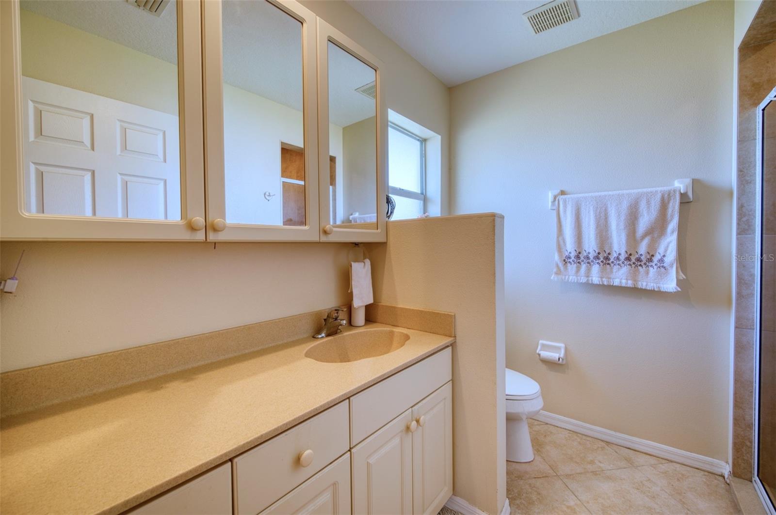 541 FALKLAND RD — photo 9