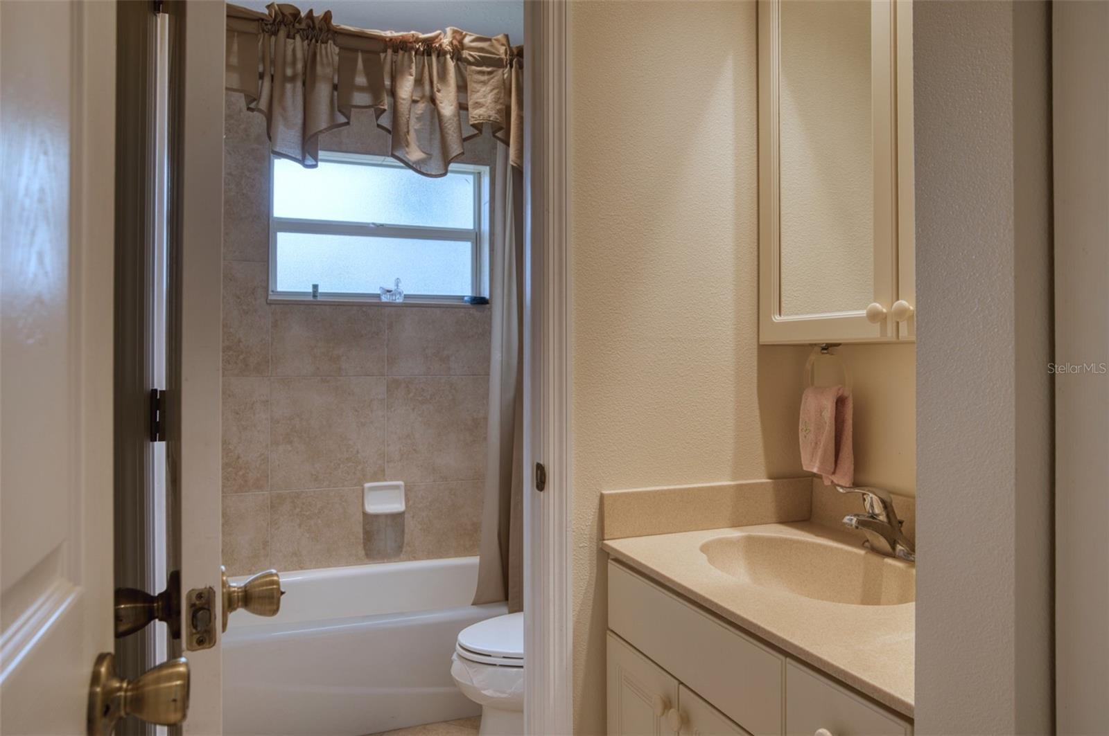 541 FALKLAND RD — photo 15