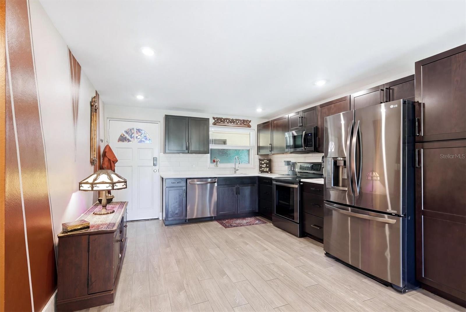1650 PINE TREE LN #103 — photo 16