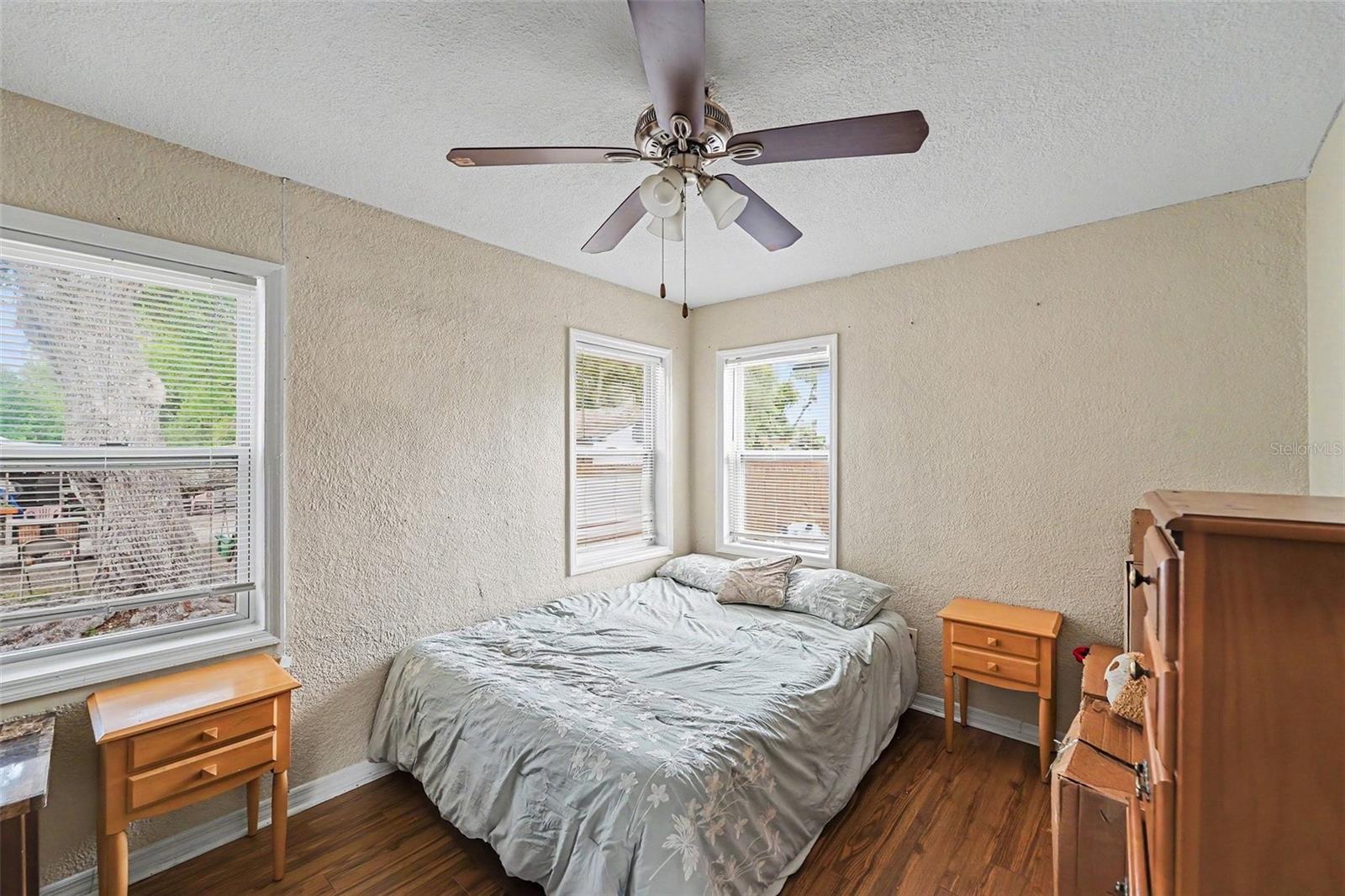 1464 DRUID RD E — photo 12