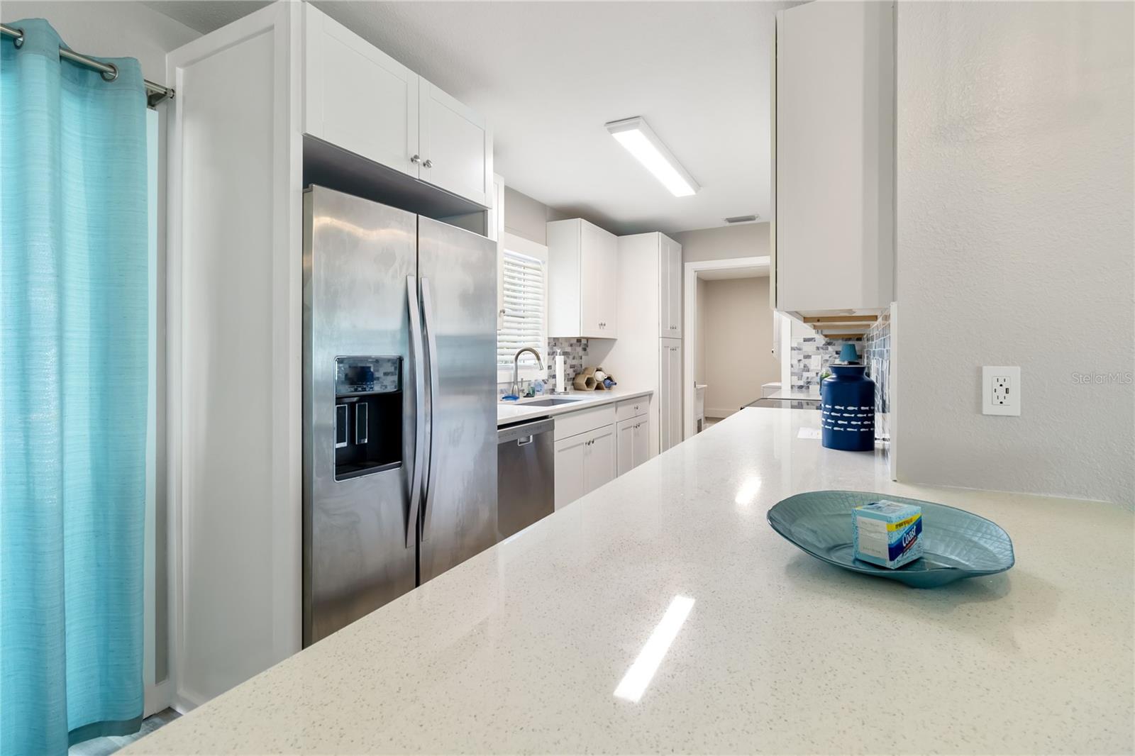 526 CONRAD RD — photo 16