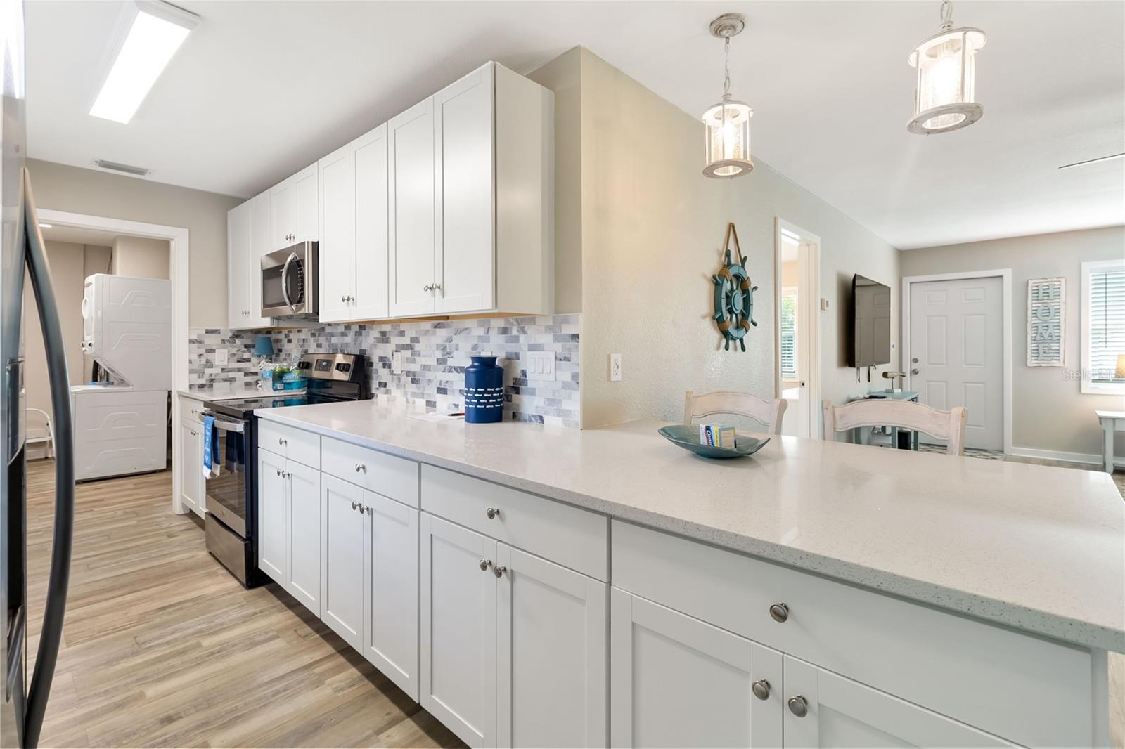 526 CONRAD RD — photo 14
