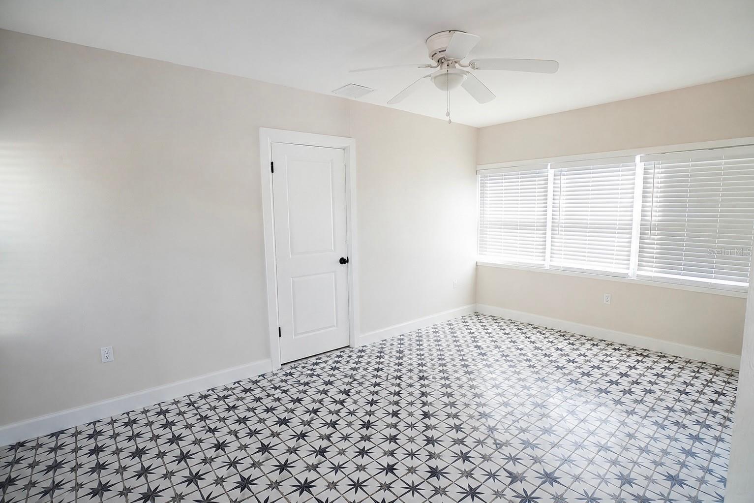 4405 N TAMPANIA AVE — photo 13