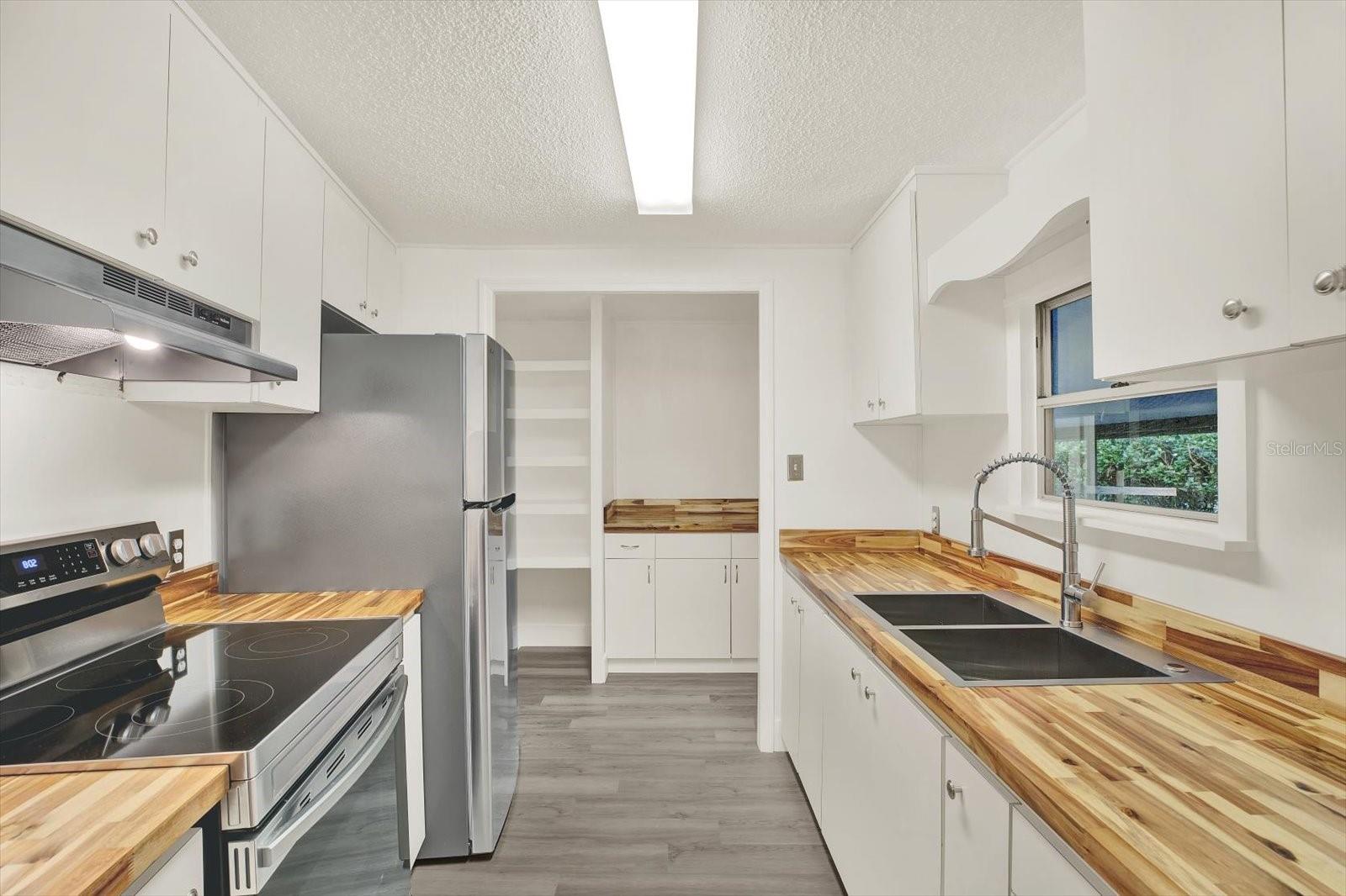 10051 HUNTLEY ST — photo 2
