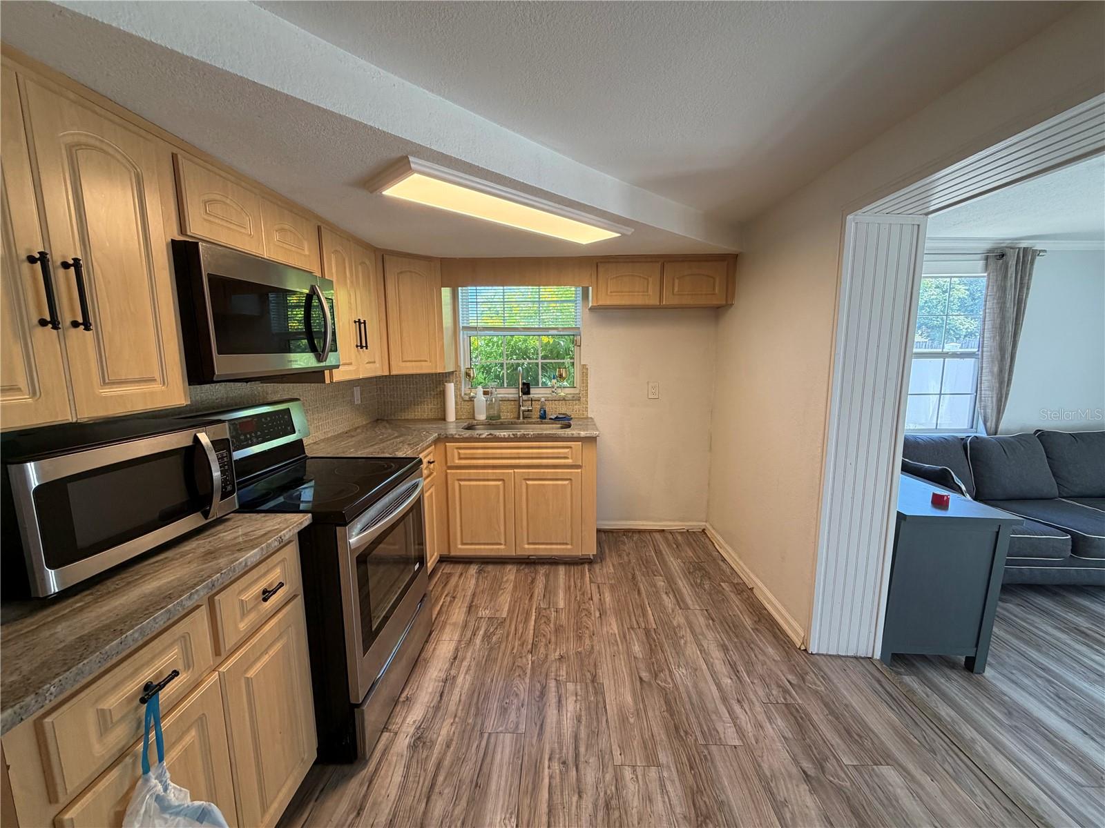 9331 RAINBOW LN — photo 6