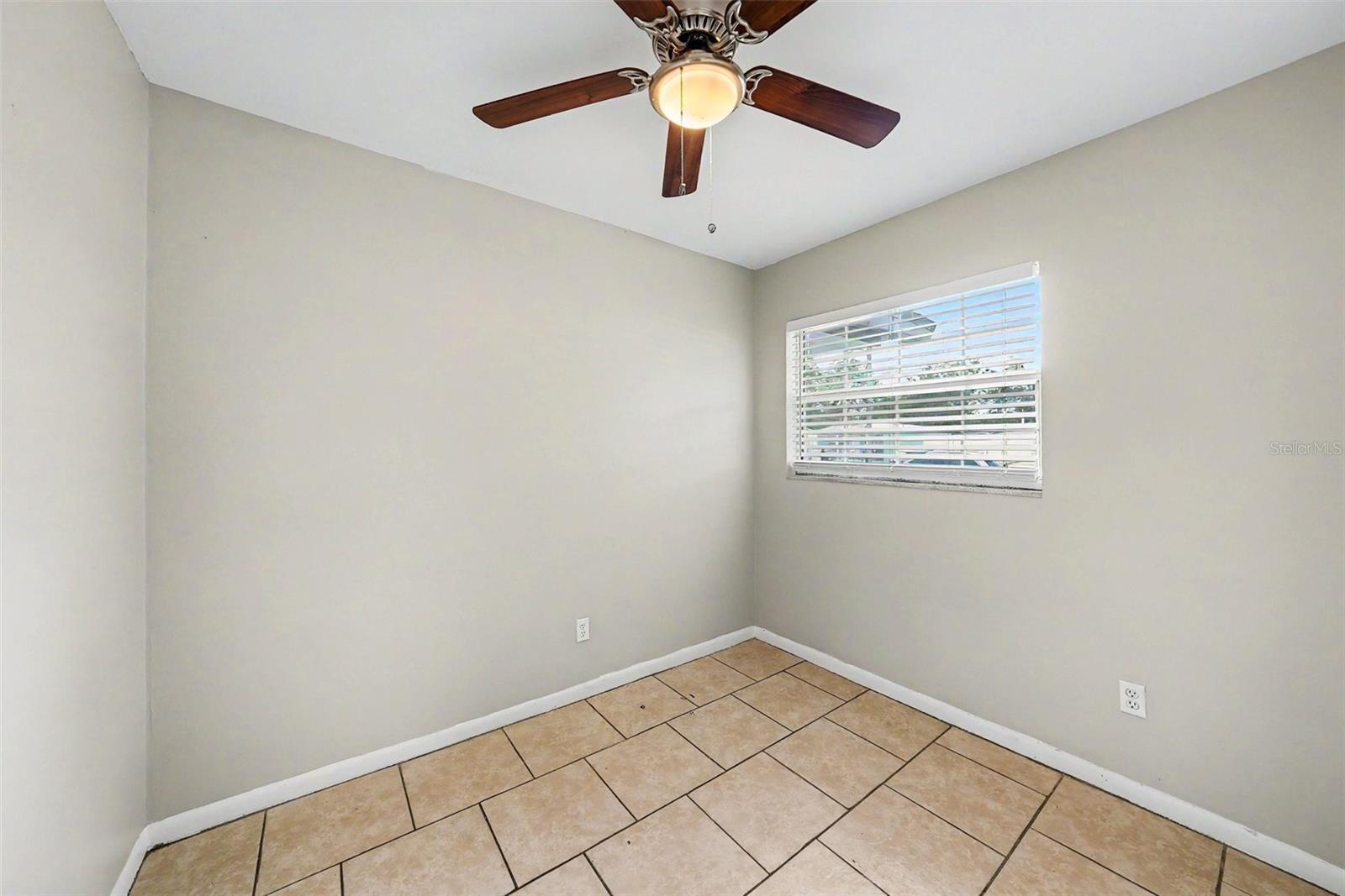 10209 N 28TH ST — photo 14