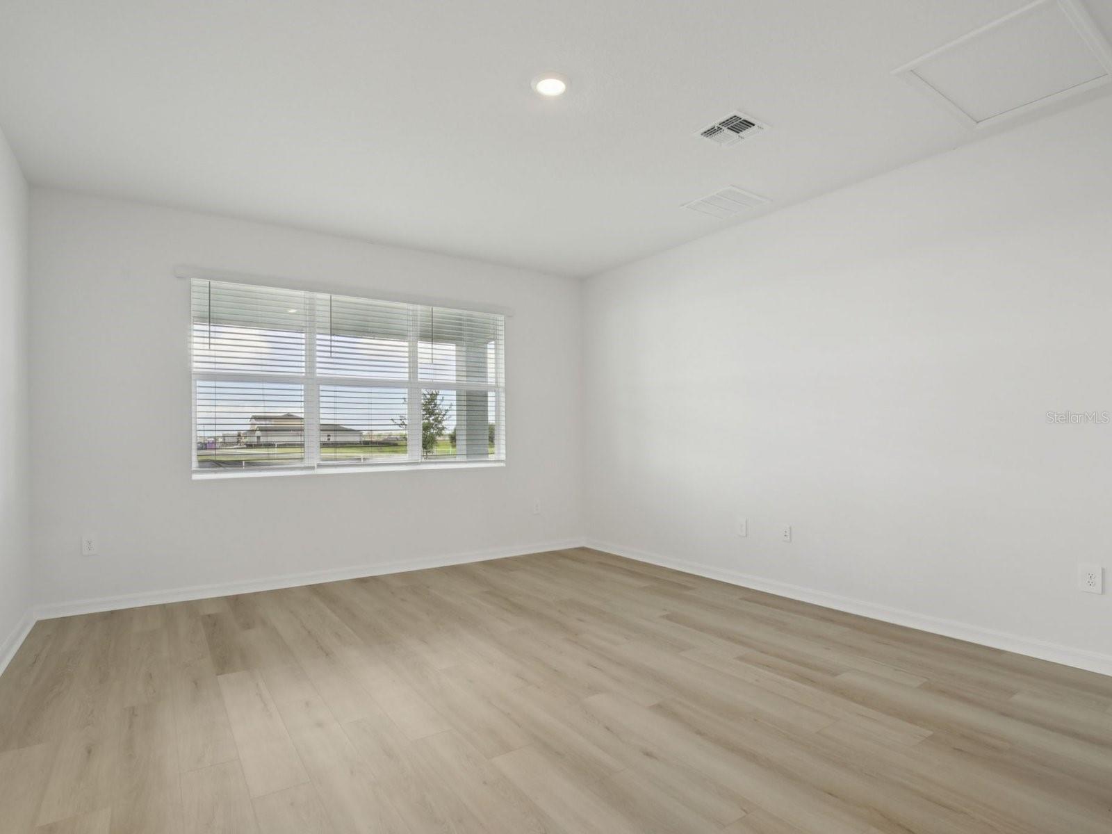 13213 SHELLMORE AVE — photo 2