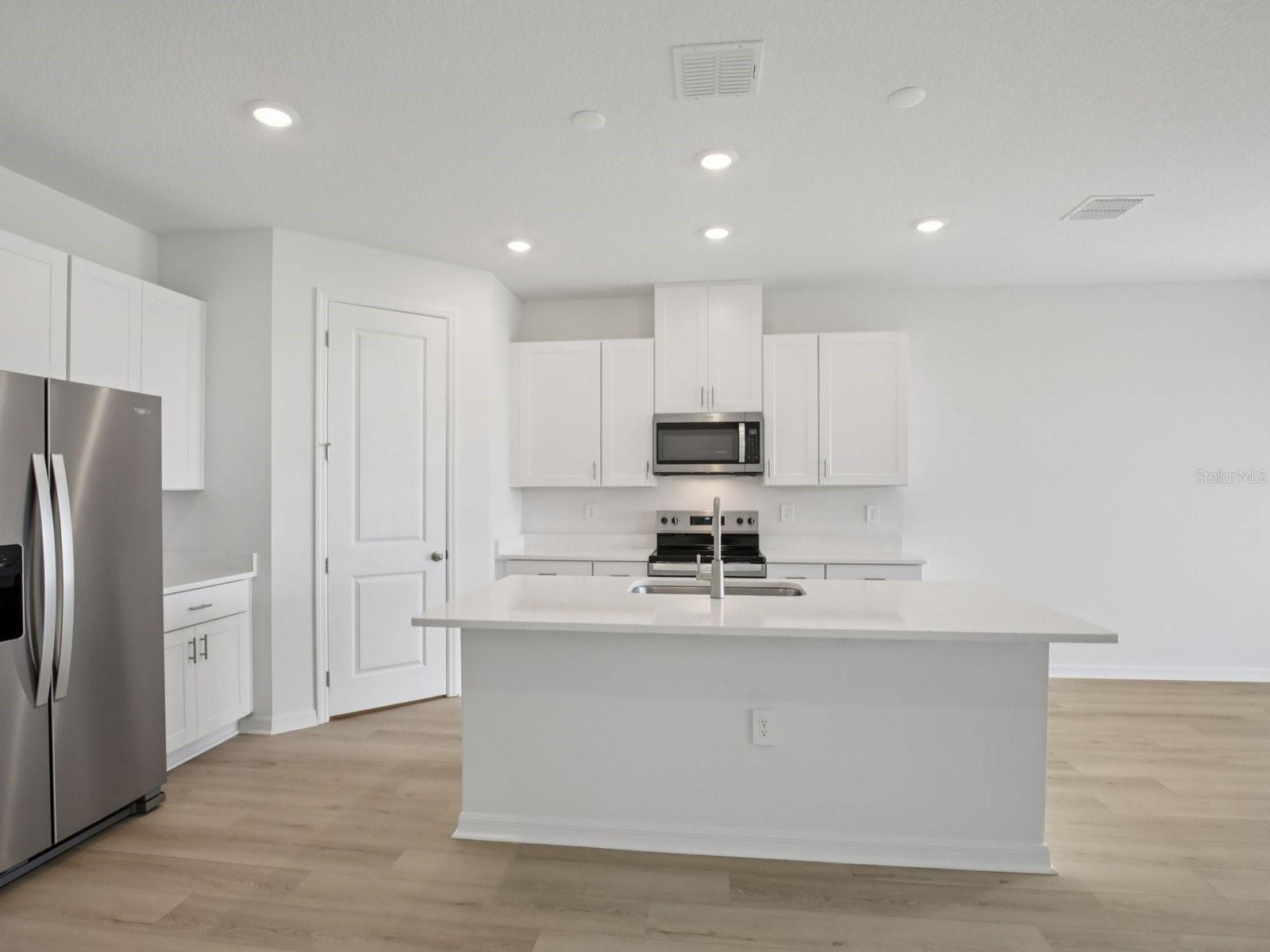 13213 SHELLMORE AVE — photo 7