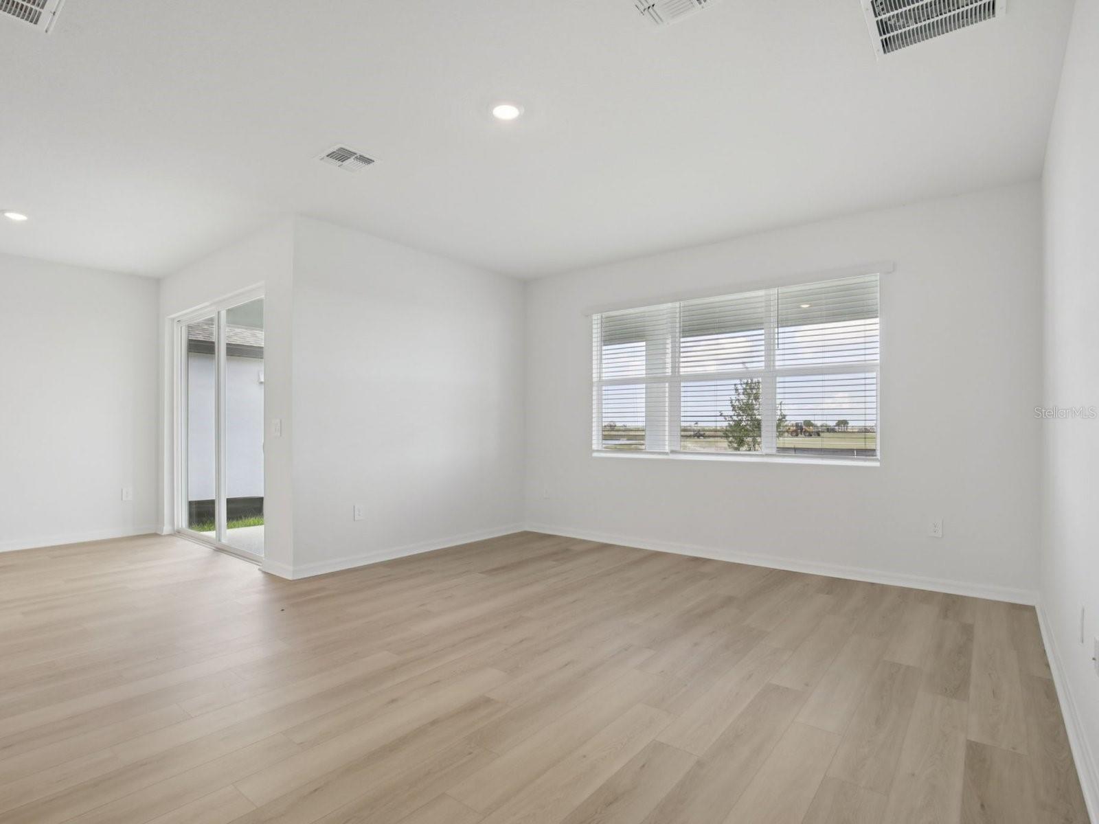 13213 SHELLMORE AVE — photo 3