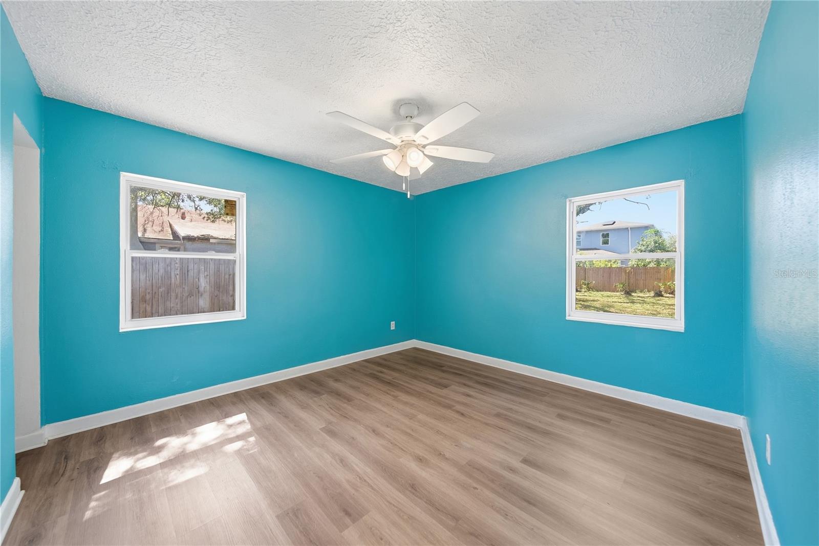 831 GRAND CENTRAL ST — photo 27