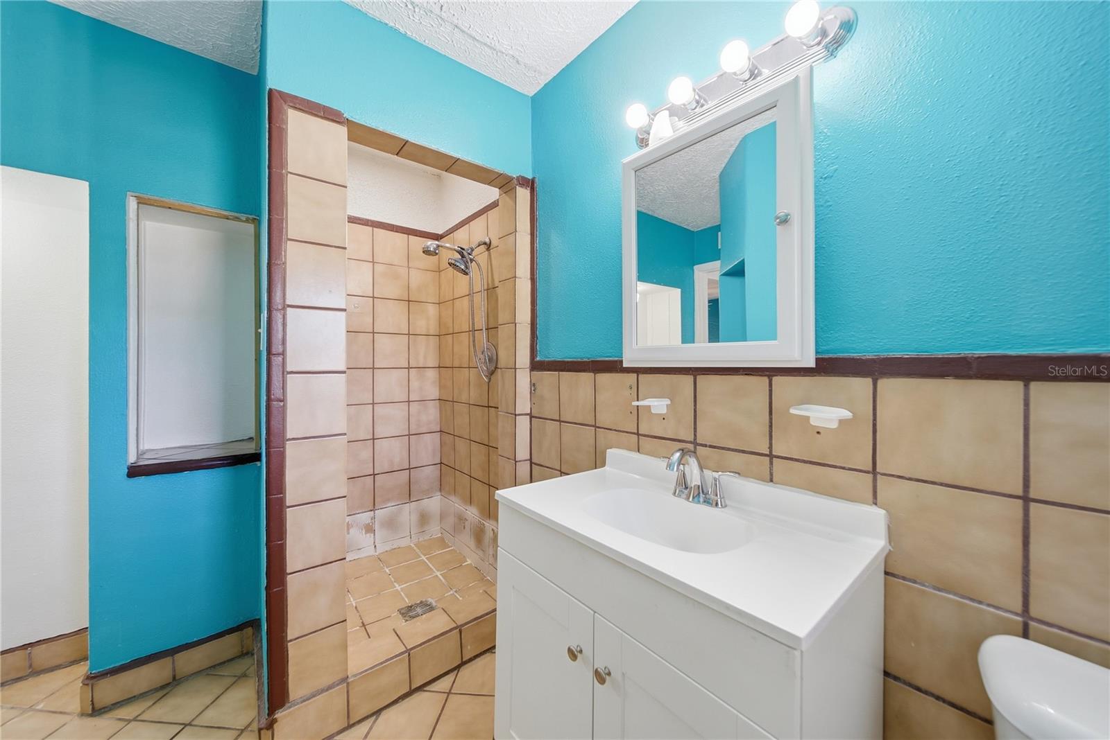 831 GRAND CENTRAL ST — photo 29