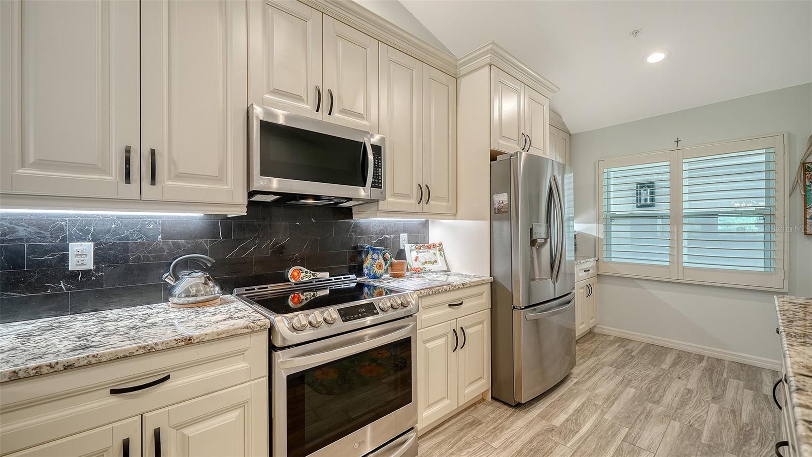 8750 OLDE HICKORY AVE #9305 — photo 24
