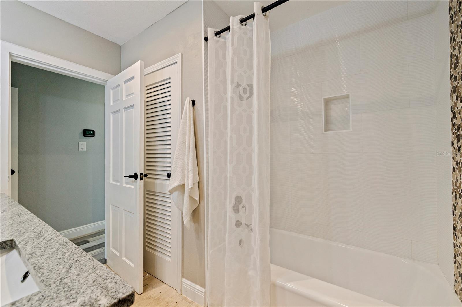 3712 FOSTER HILL DR N — photo 23