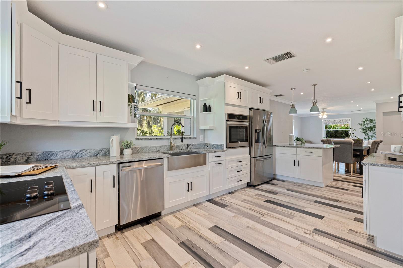 3712 FOSTER HILL DR N — photo 3