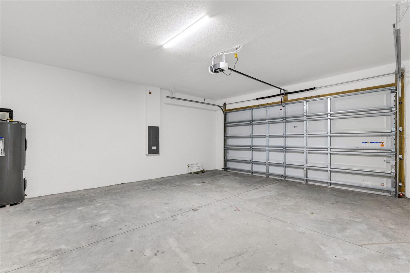 806 W LOWRY LN — photo 48
