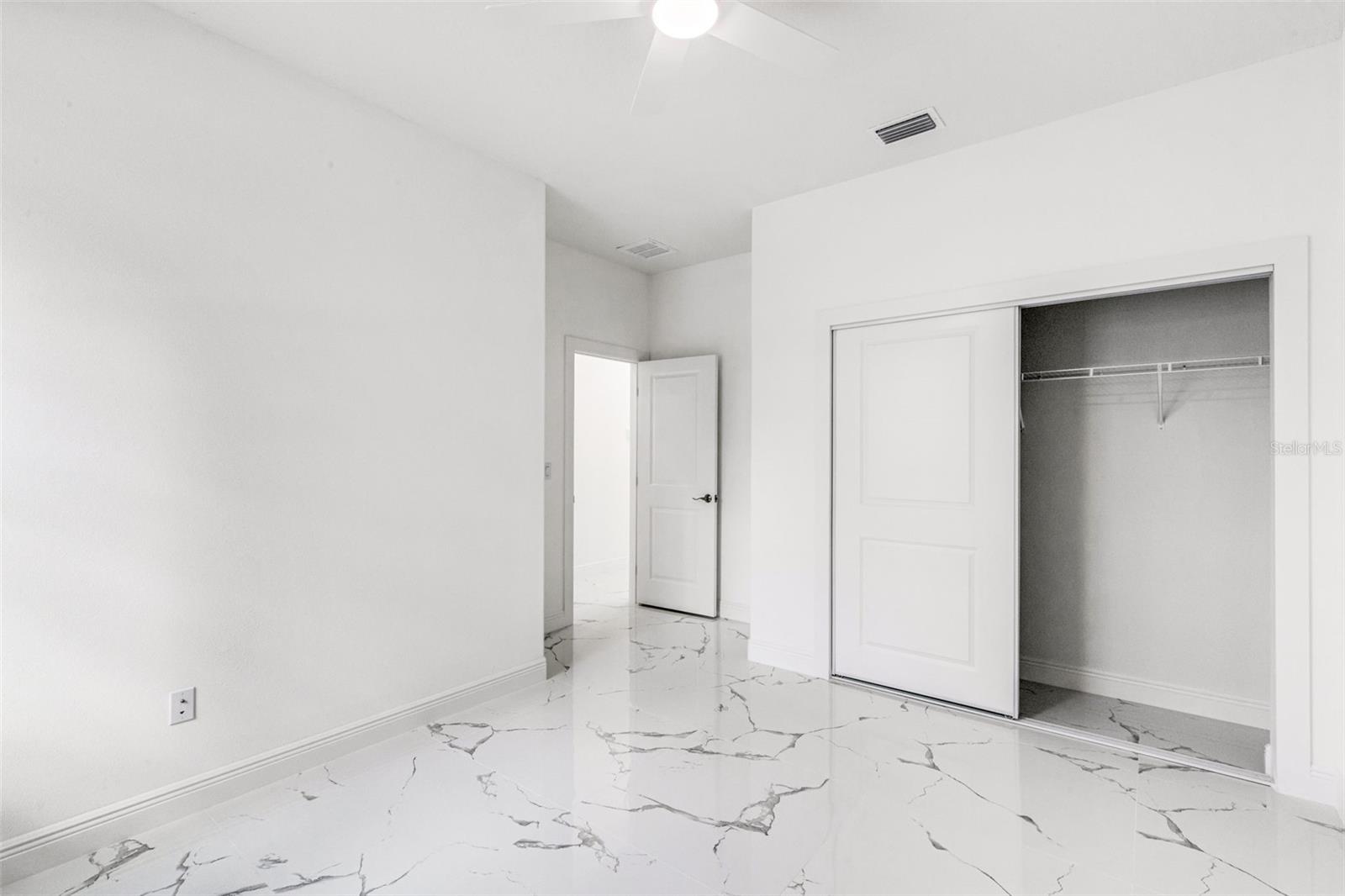 806 W LOWRY LN — photo 37