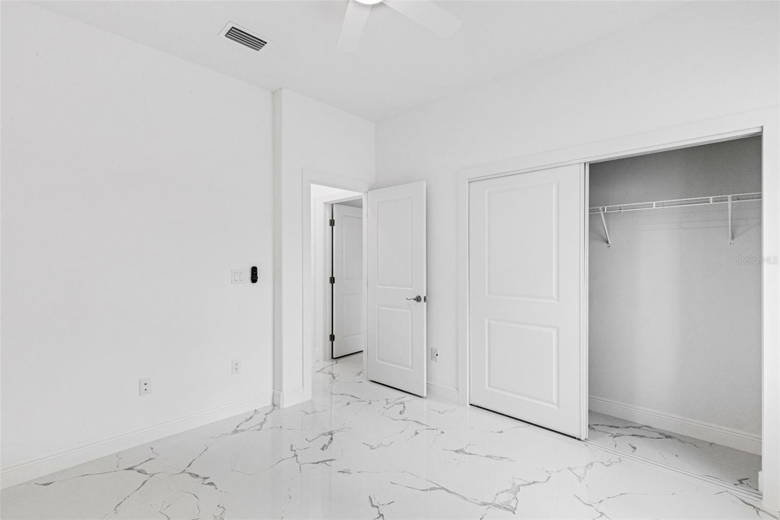 806 W LOWRY LN — photo 41