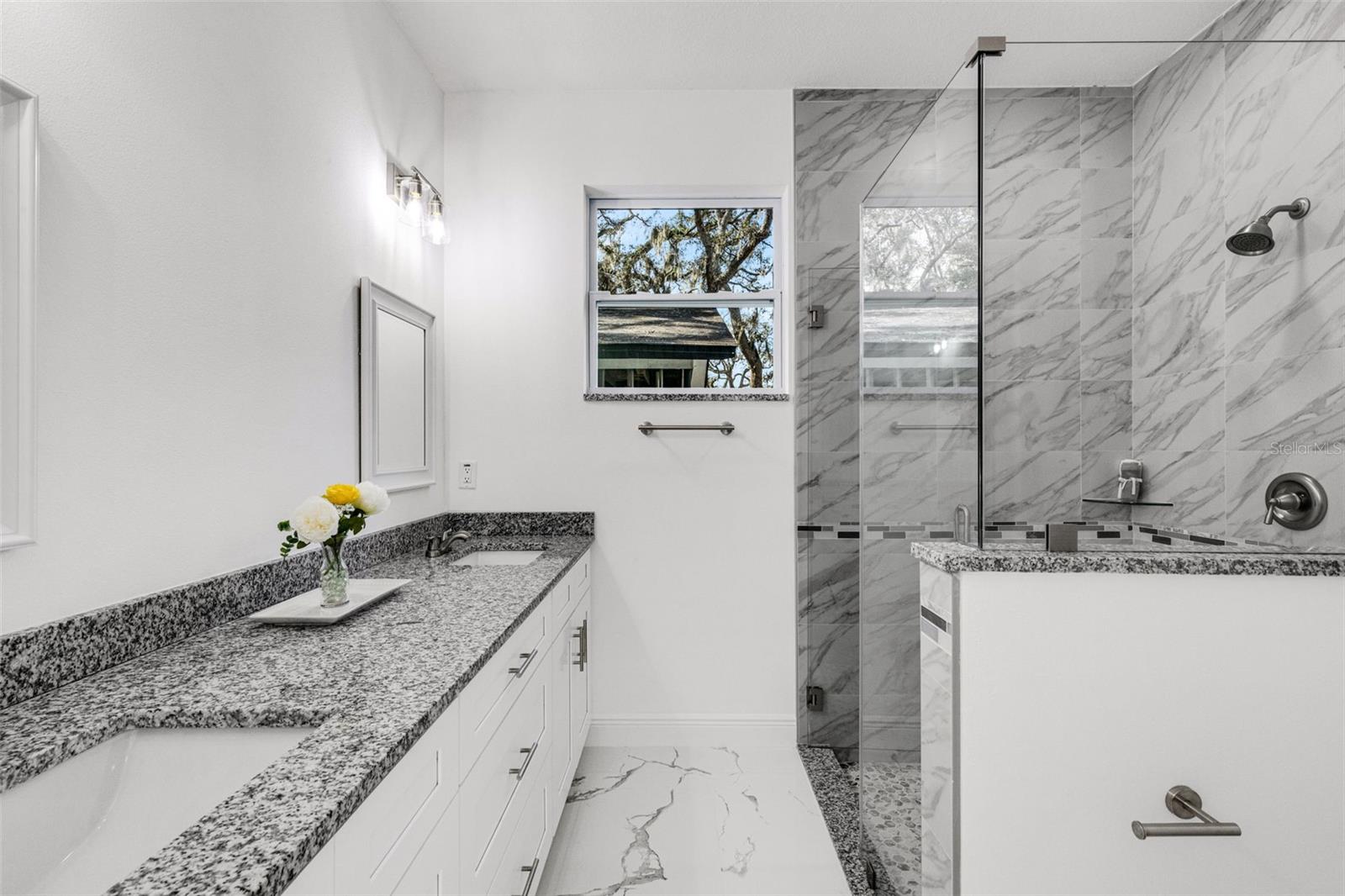 806 W LOWRY LN — photo 28