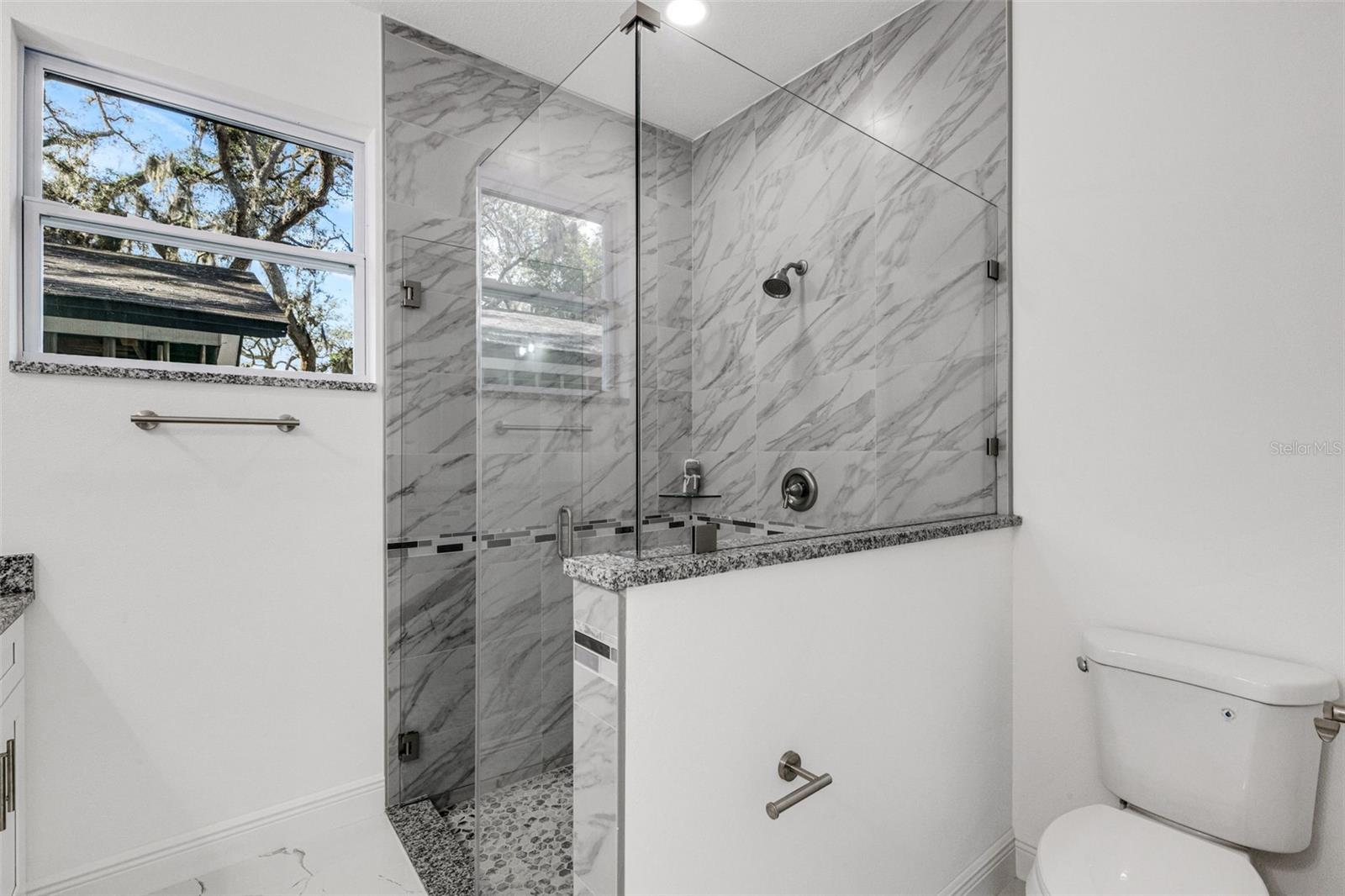 806 W LOWRY LN — photo 29