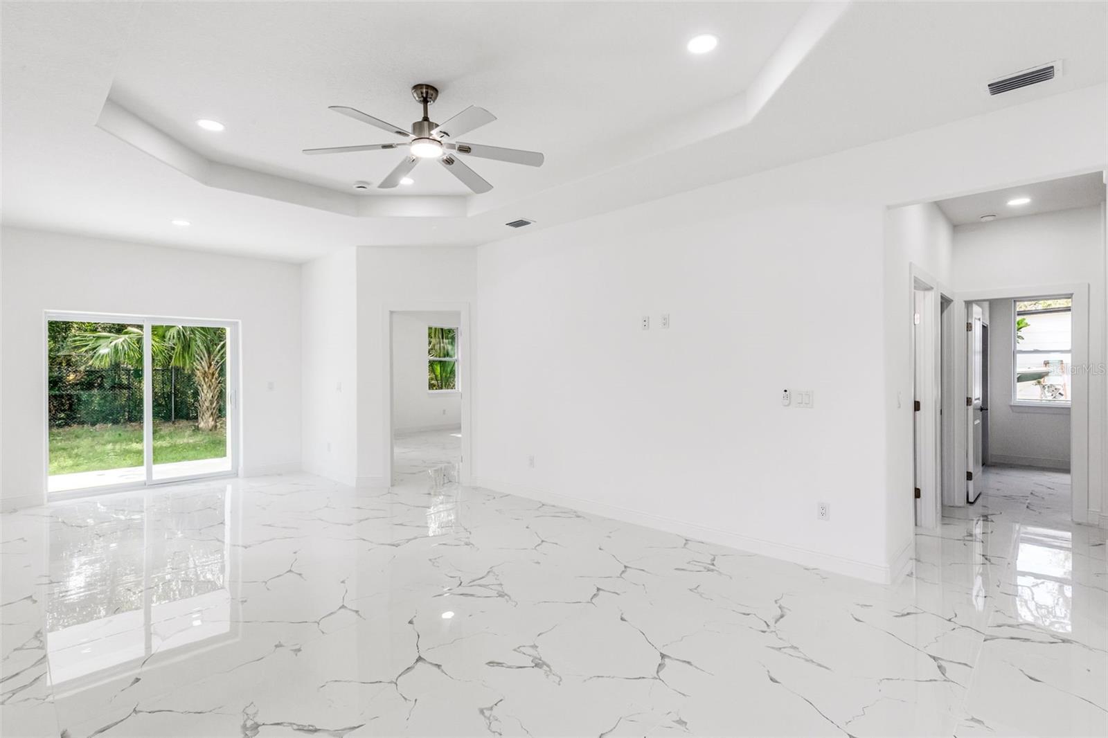 806 W LOWRY LN — photo 17