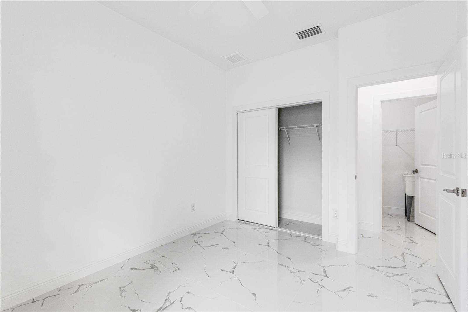 806 W LOWRY LN — photo 45