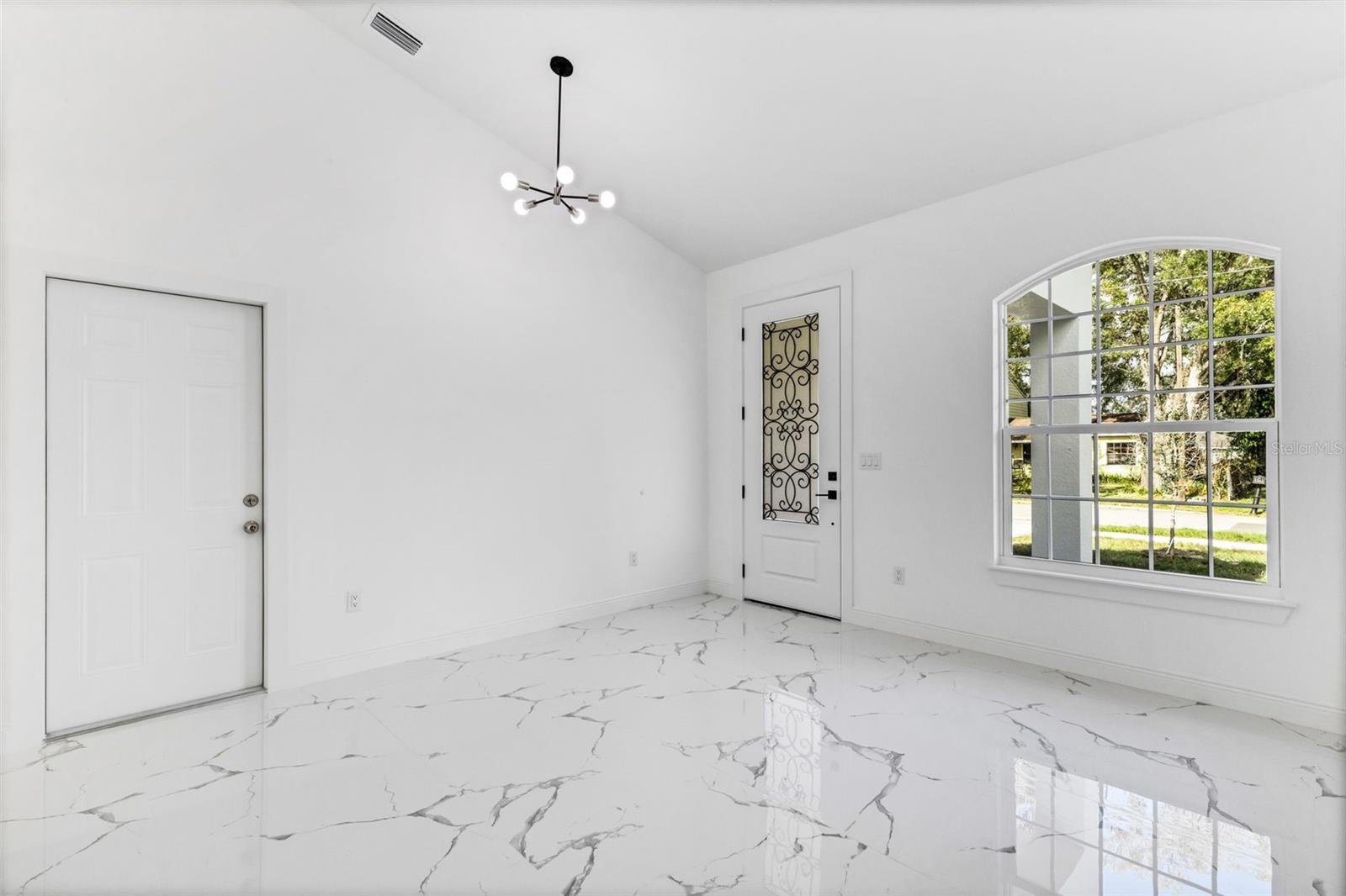 806 W LOWRY LN — photo 6