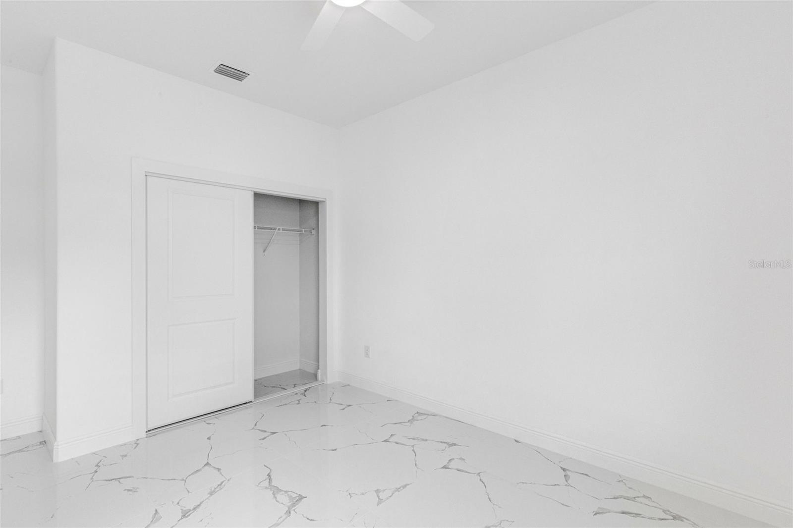 806 W LOWRY LN — photo 38
