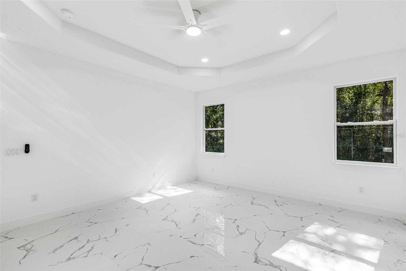 806 W LOWRY LN — photo 24