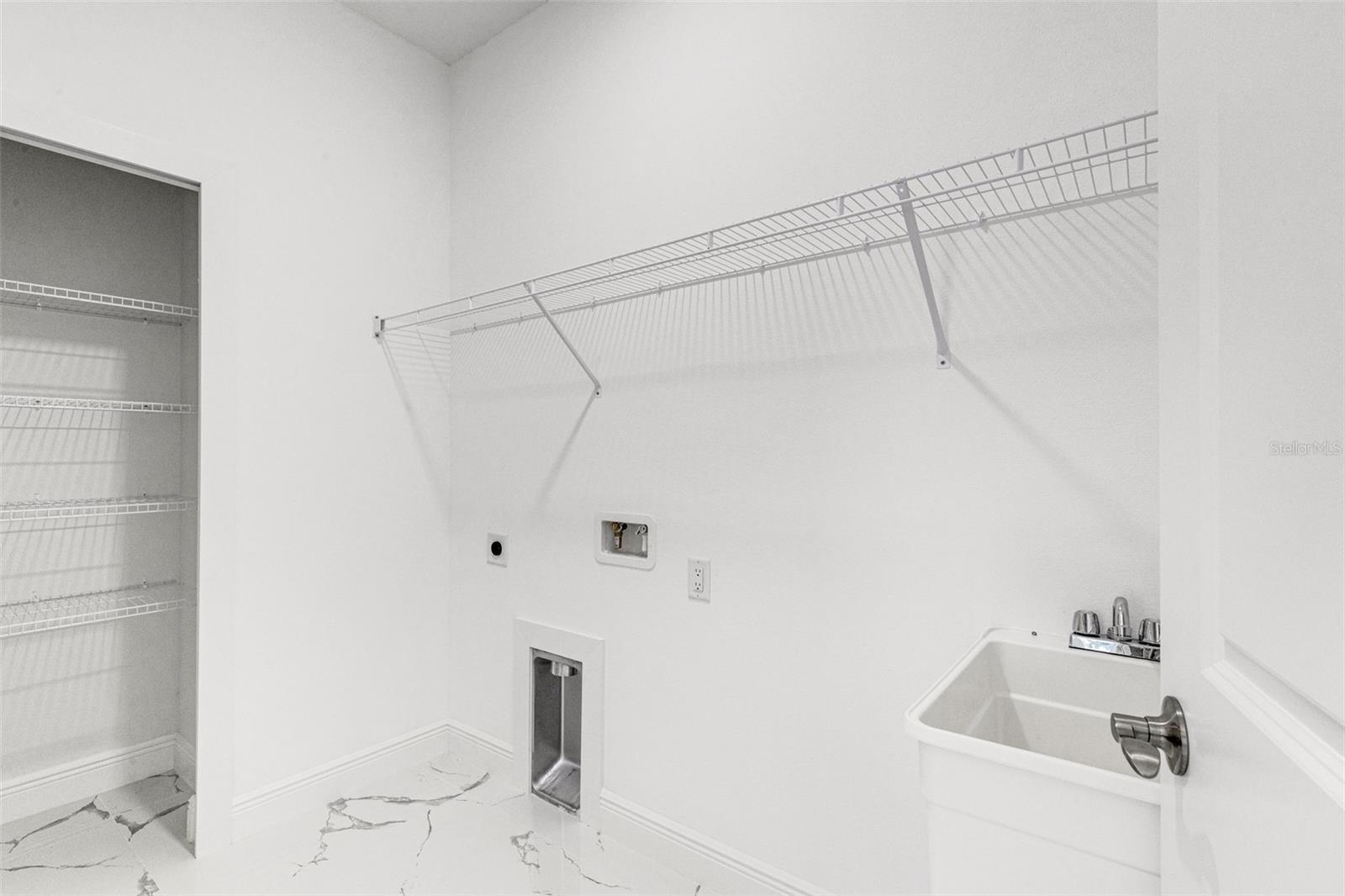 806 W LOWRY LN — photo 47