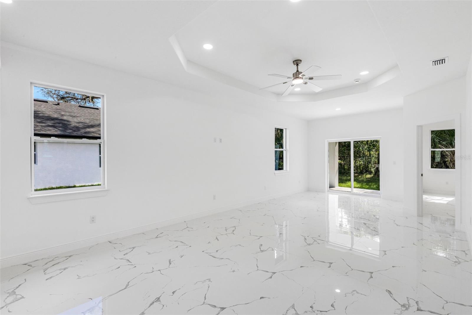 806 W LOWRY LN — photo 19