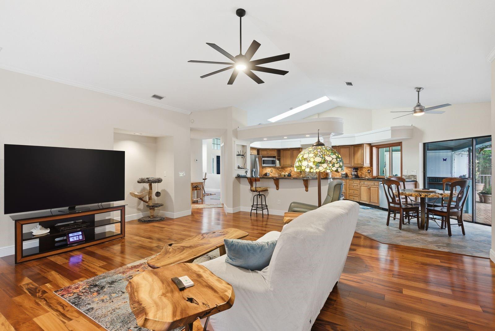 3930 TARIAN CT — photo 10