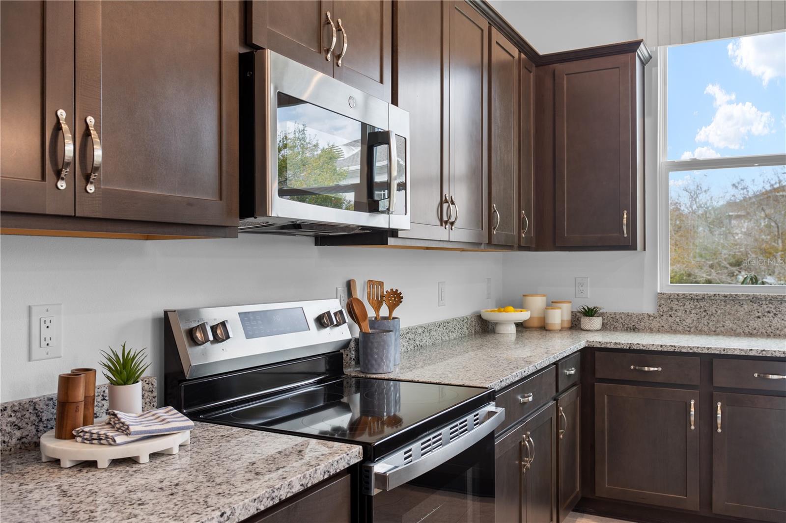9604 TATE LN — photo 26