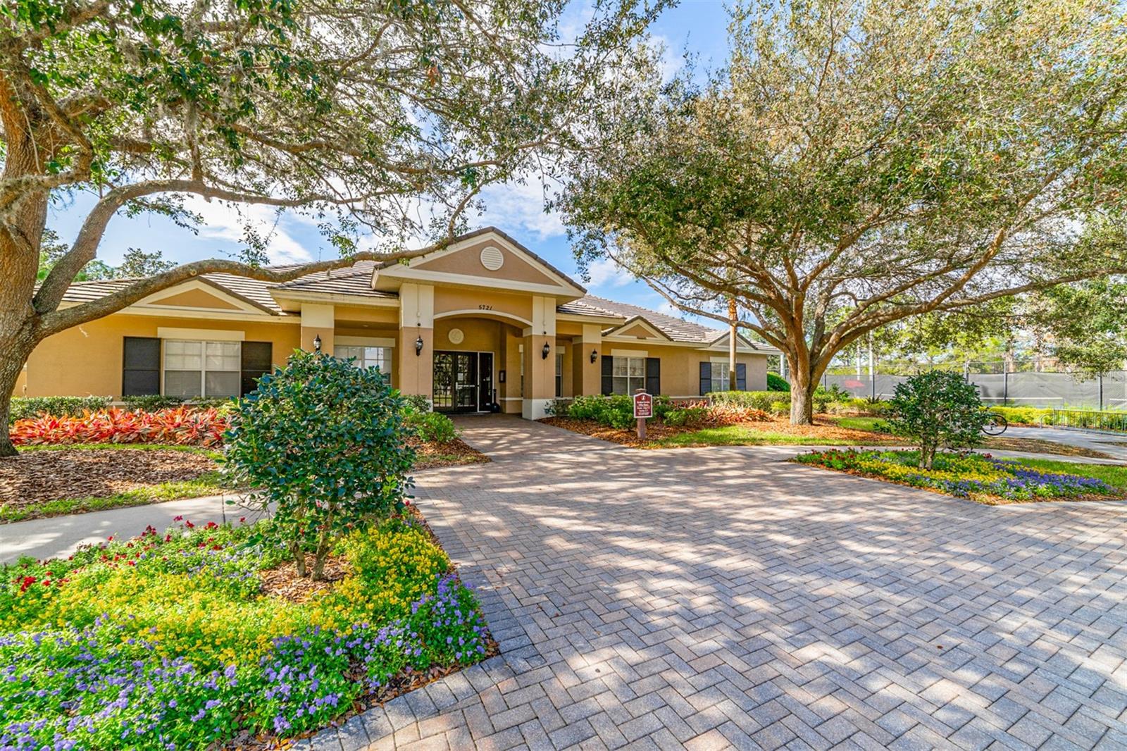 6302 BRIDGEVISTA DR — photo 44