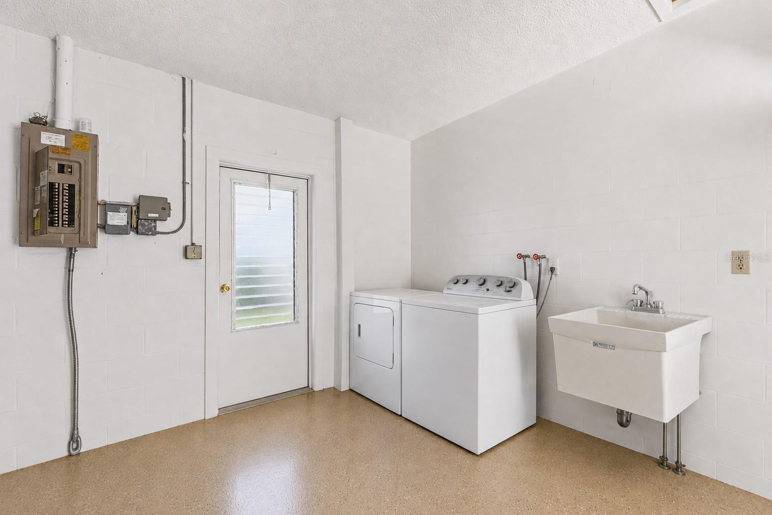10636 SALAMANCA DR — photo 20