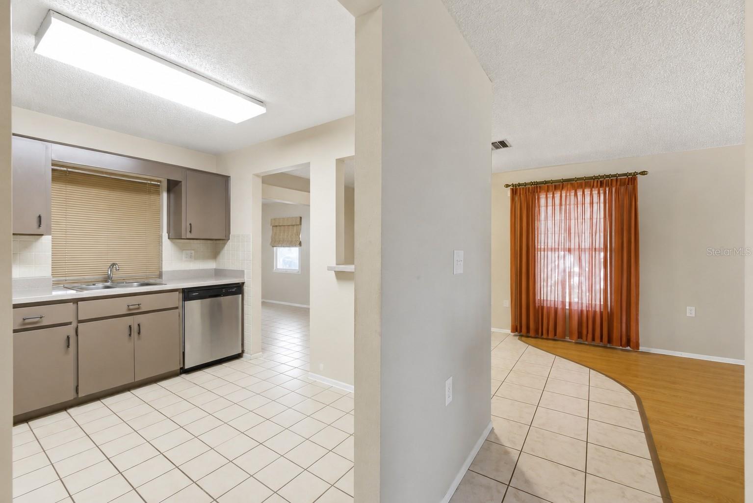 10636 SALAMANCA DR — photo 9