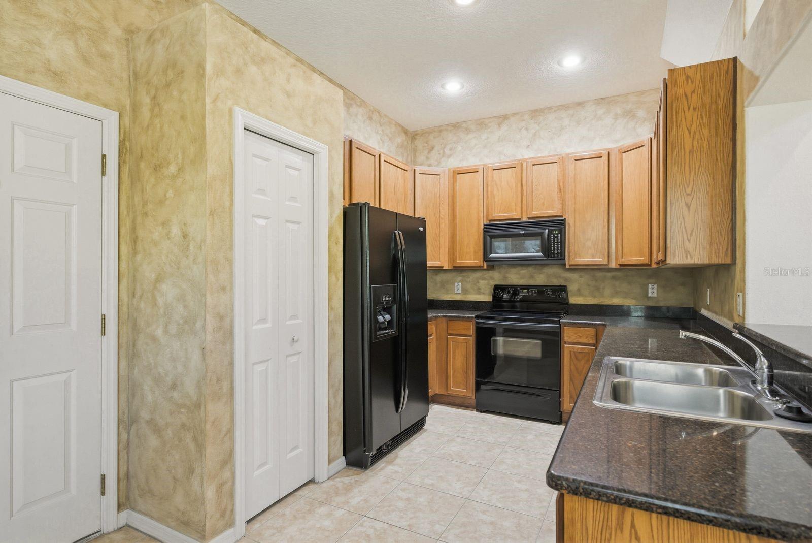 1405 RIDGE TER — photo 8