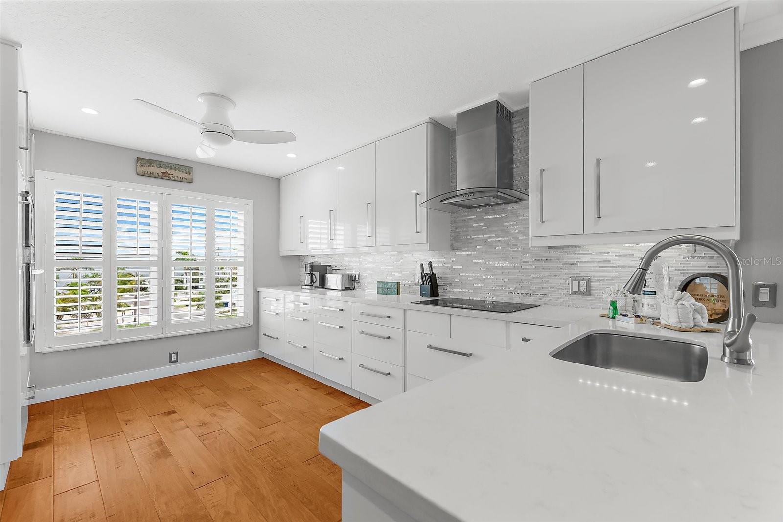 2300 AVENUE B — photo 11