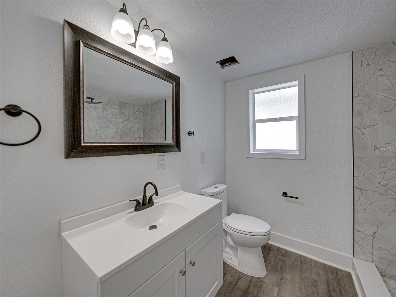 602 E LAURA ST — photo 17