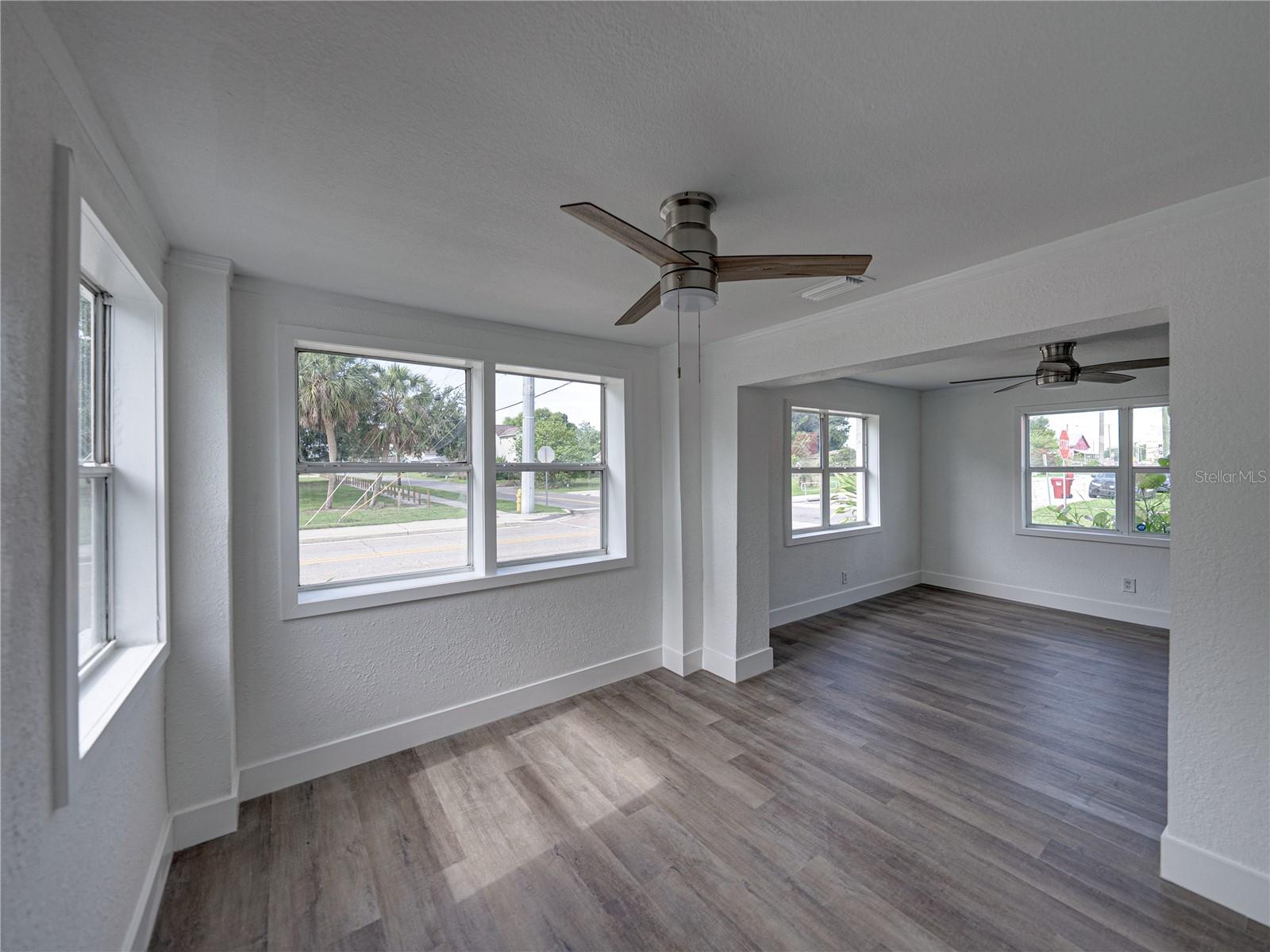 602 E LAURA ST — photo 5
