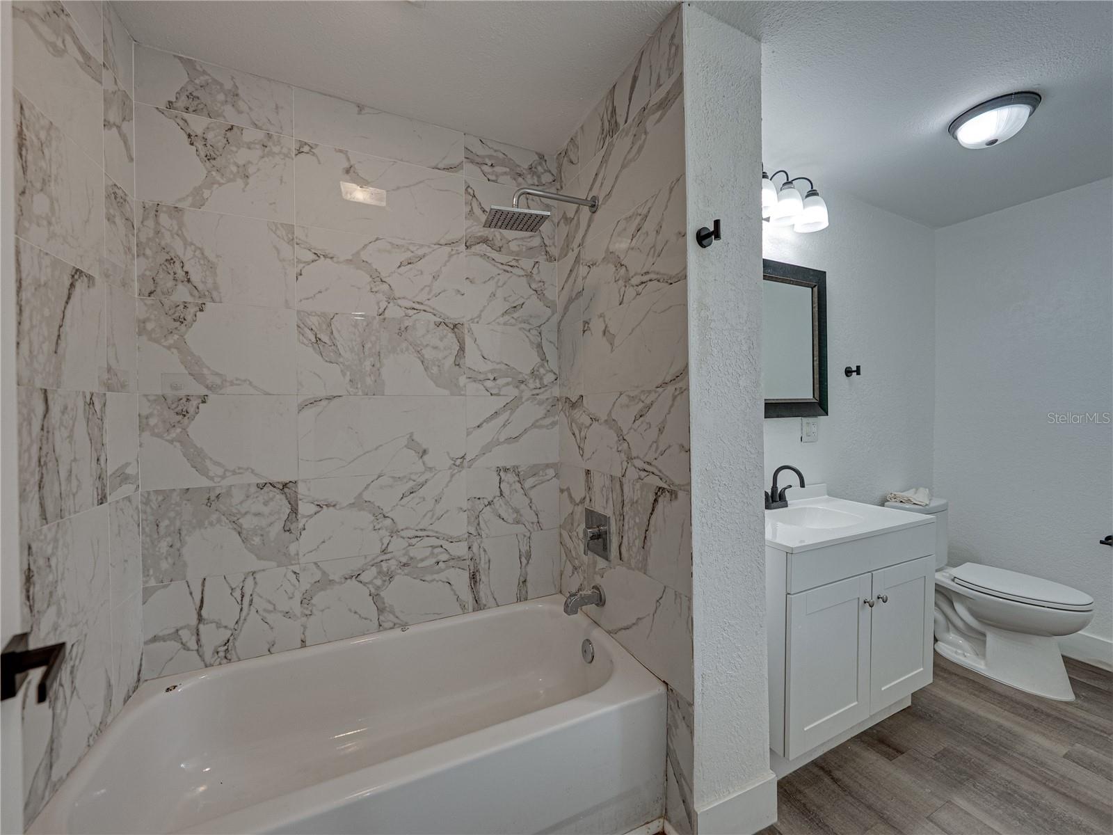 602 E LAURA ST — photo 11