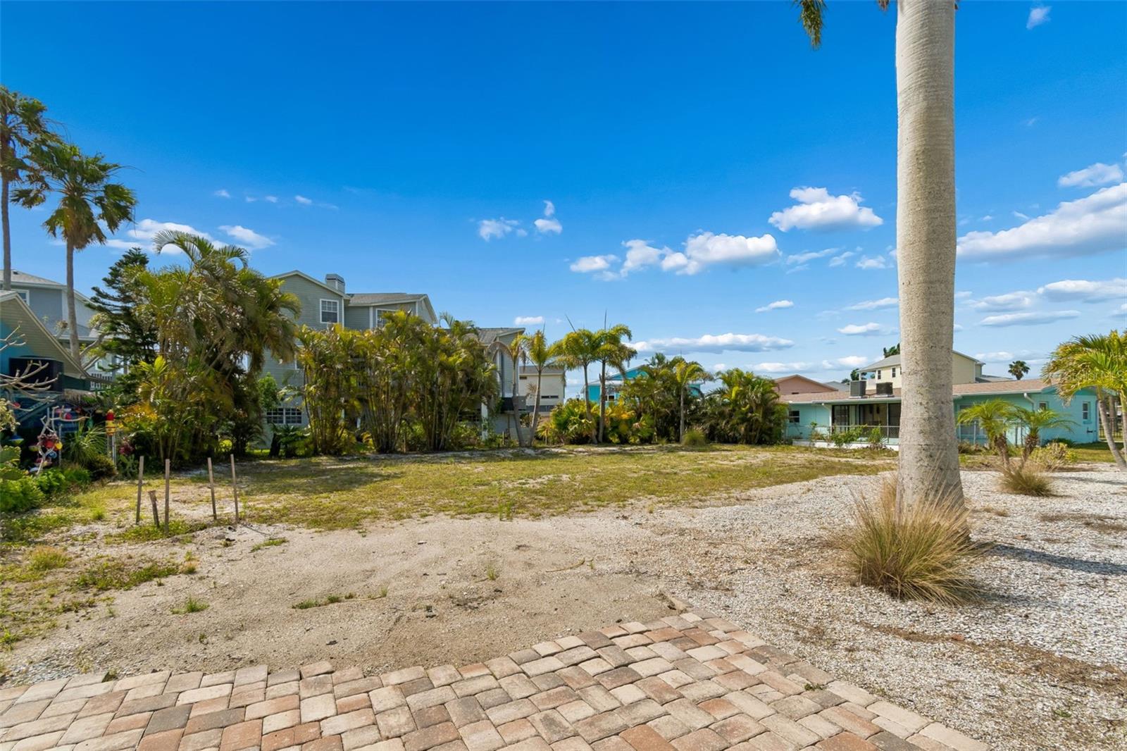 211 176TH TERRACE DR E — photo 17