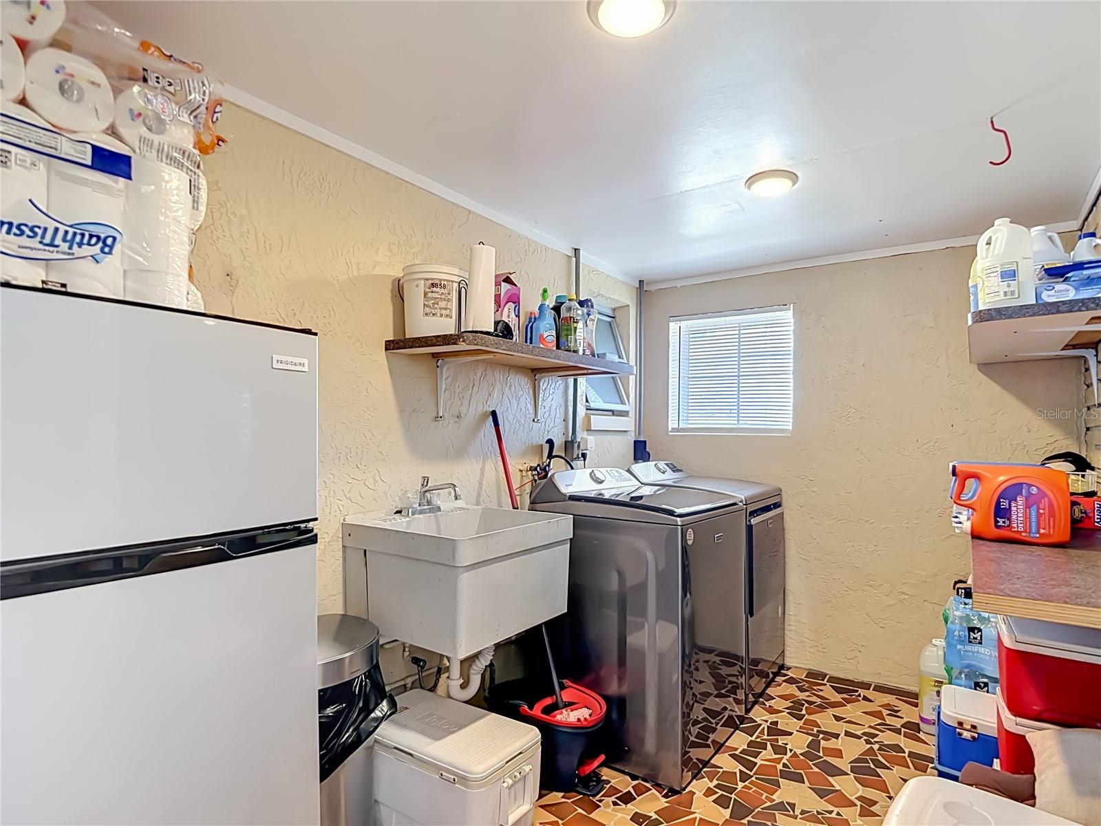 4237 HEADSAIL DR — photo 37