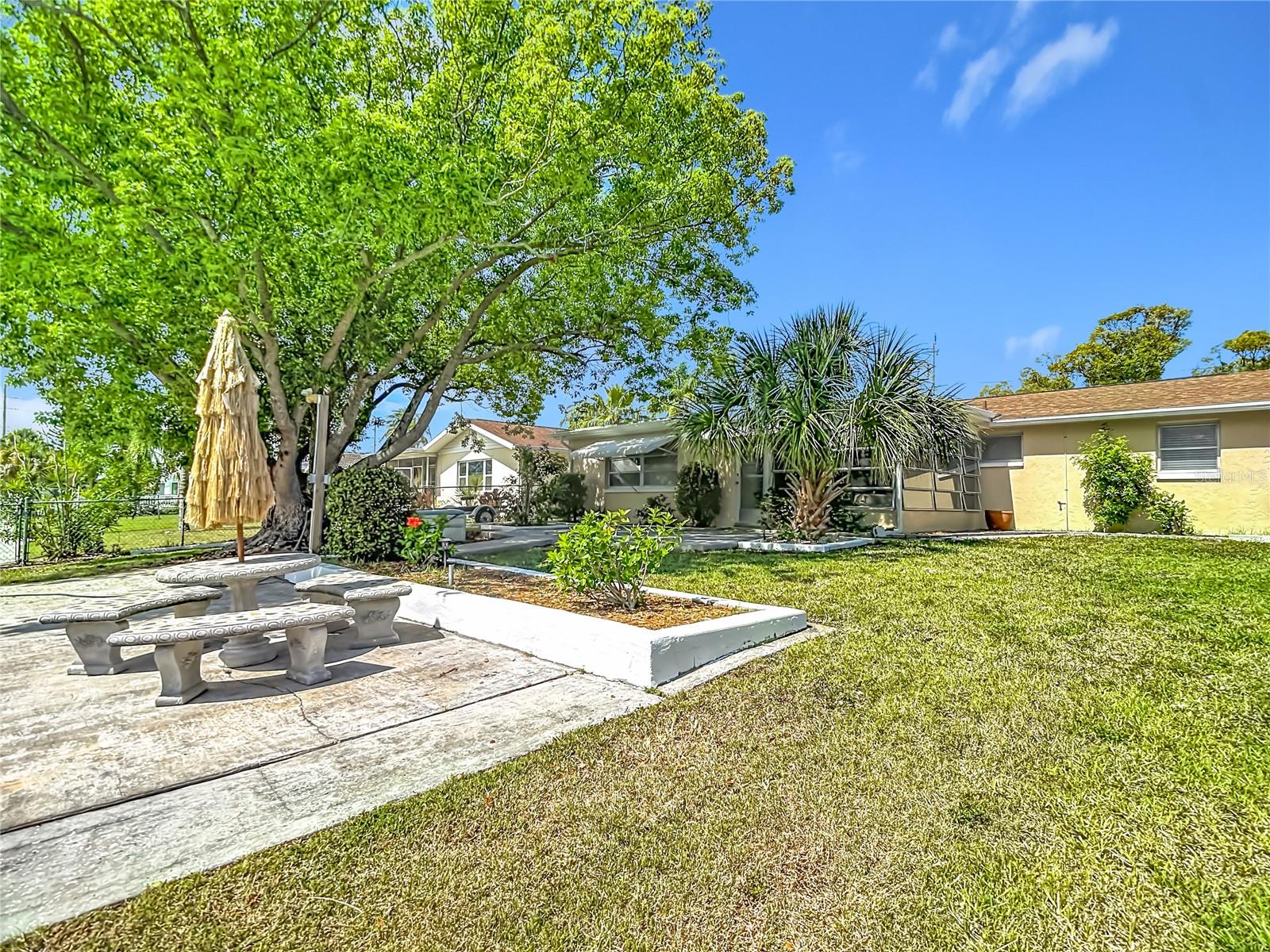4237 HEADSAIL DR — photo 44