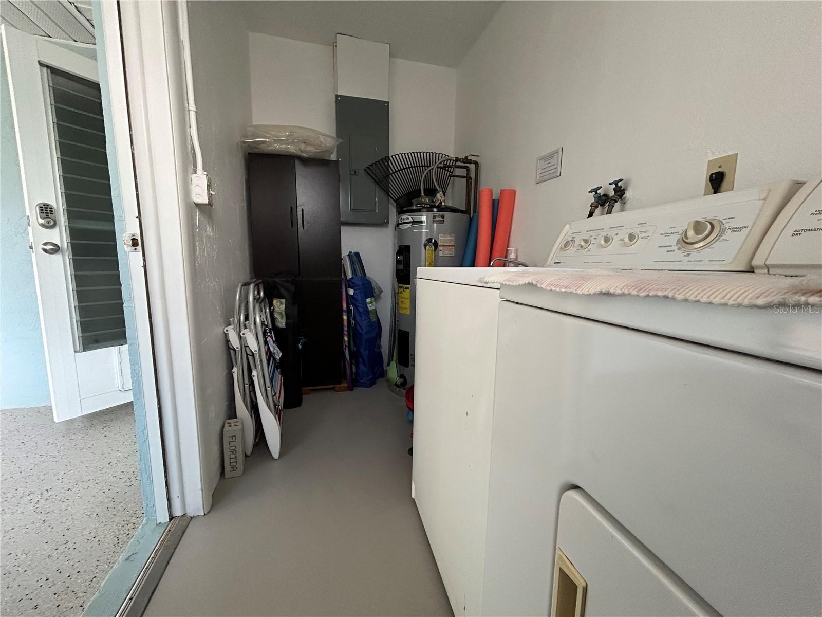 401 SHORE RD — photo 14