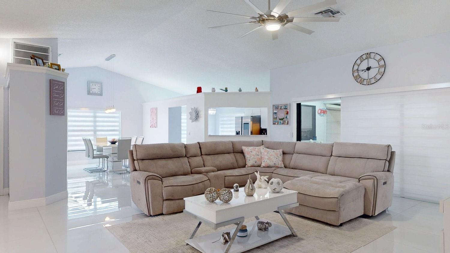8141 GOLF CLUB CT — photo 9