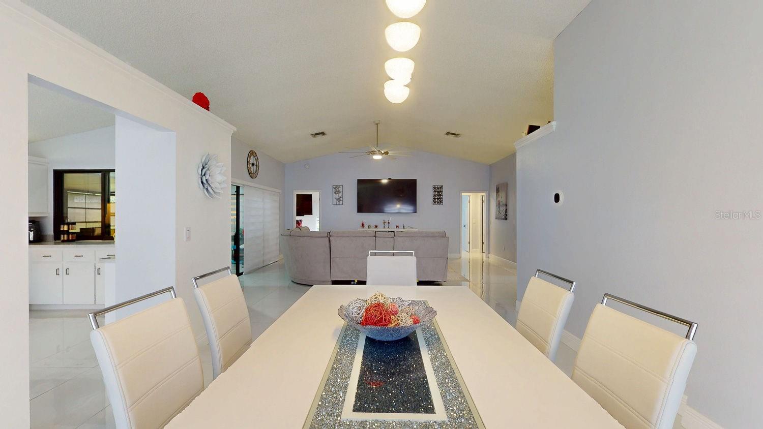8141 GOLF CLUB CT — photo 20