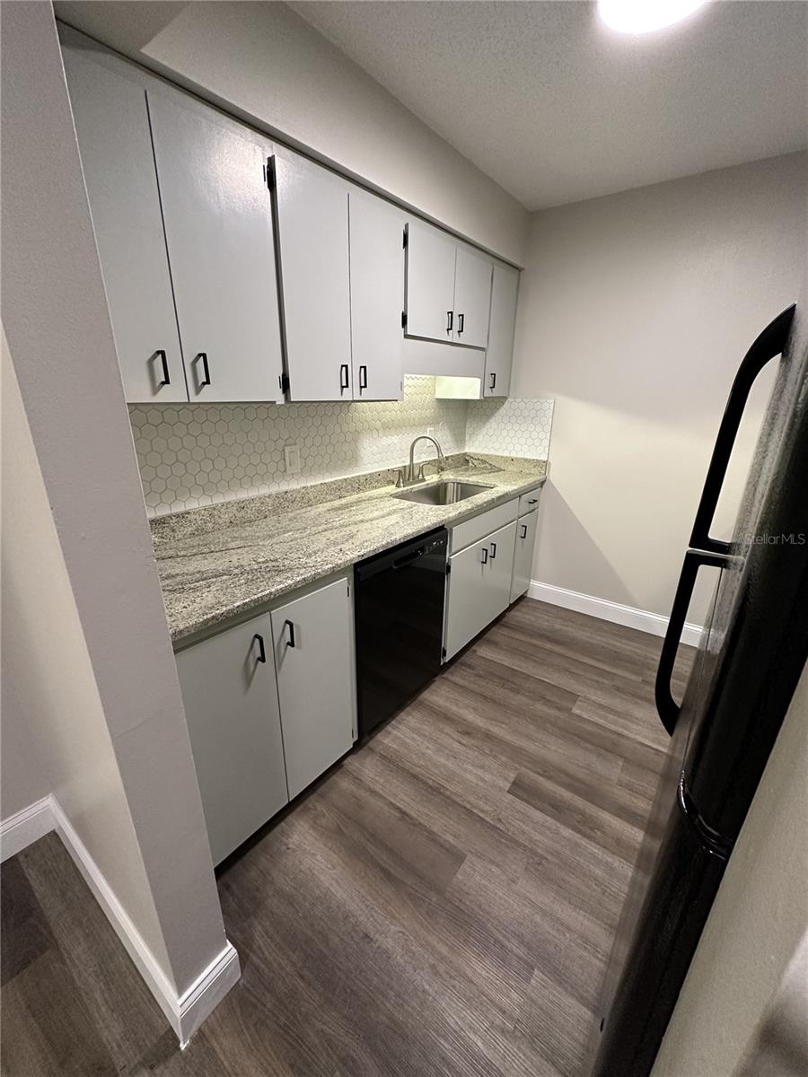 165 PICARDY VILLA CIR #202 — photo 5