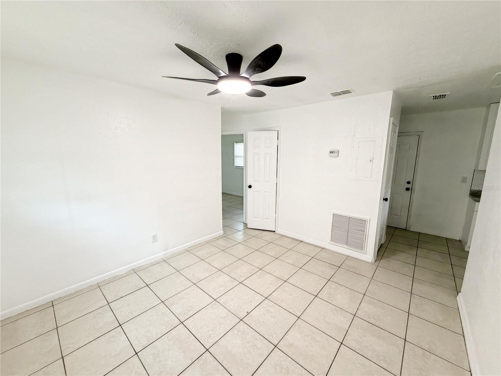 3916 E GENESEE ST — photo 2