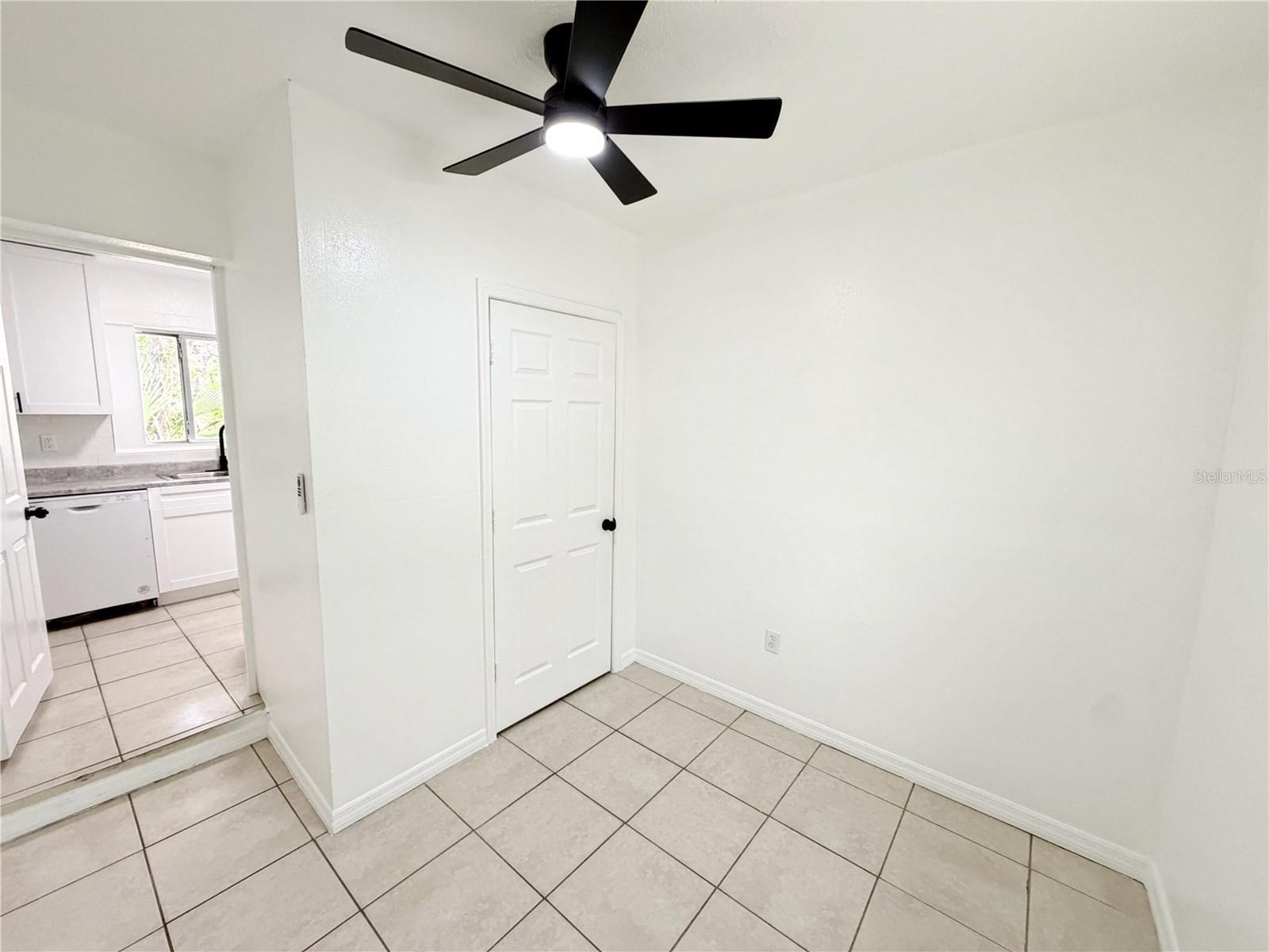3916 E GENESEE ST — photo 3